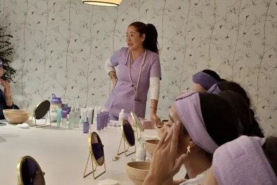 Instructora de cuidado de la piel.