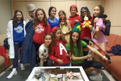 Grupo de chicas disfrazadas