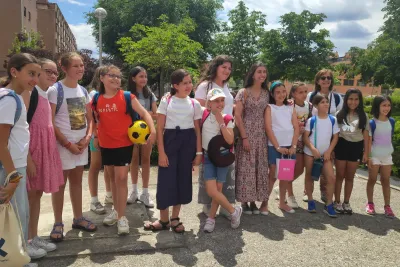 Un grupo de chicas en verano