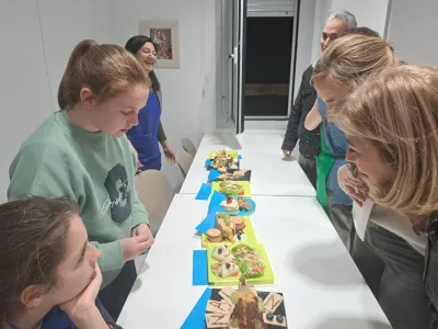 Las de primaria con el jurado