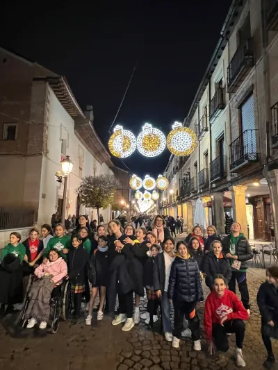 Luces de Navidad con la calle Mayor al fondo
